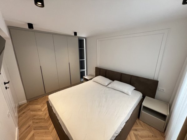 Tirane, jepet me qera Vile 2+1 Kati 1, 70 m² 700 € (Kompleksi Grand)