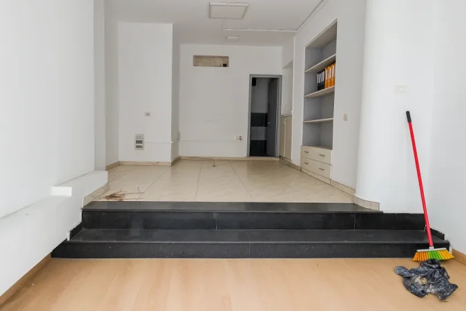 Tirane, jepet me qera dyqan Kati 0, 34 m² 1.200 € (Myslym shyri)
