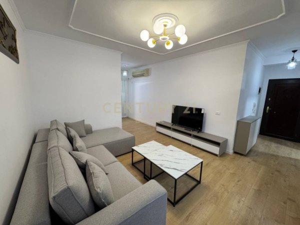 Tirane, jepet me qera apartament 2+1 Kati 7, 96 m² 620 € (Yzberisht)