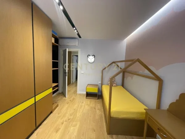 Tirane, jepet me qera apartament 2+1 Kati 4, 105 m² 1.350 € (Liqeni Thate)