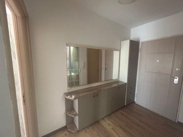 Tirane, jepet me qera apartament Kati 4, 60 m² 450 € 