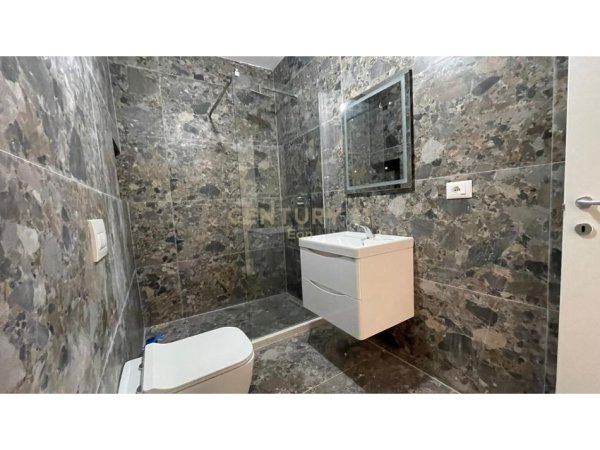 Shkembi Kavajes, shitet apartament 1+1 Kati 1, 52 m² 65.000 € (Shkembi i Kavajes)