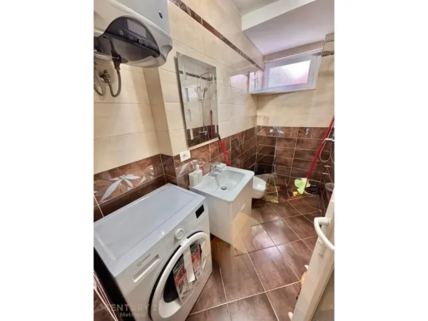 Tirane, jepet me qera apartament 2+1 Kati 2, 70 m² 750 € (Sheshi Willson)