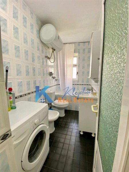 Tirane, jap me qera apartament 2+1+Ballkon Kati 2, 85 m² 650 € (Rruga Fortuzi, afer hotel Comfort)