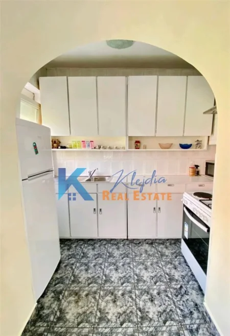 Tirane, jap me qera apartament 2+1+Ballkon Kati 2, 85 m² 650 € (Rruga Fortuzi, afer hotel Comfort)