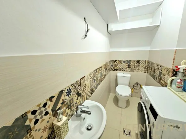 Tirane, jepet me qera apartament 2+1 Kati 2, 100 m² 670 € (Kopshti Zologjik)