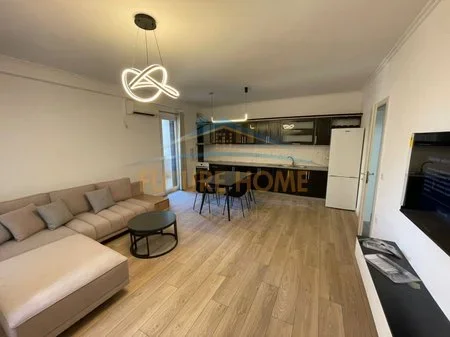 Tirane, jepet me qera apartament 2+1 Kati 2, 98 m² 800 € 