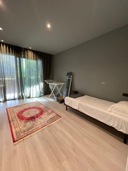 Tirane, jepet me qera apartament 2+1+Ballkon Kati 4, 105 m² 2.500 € (Lion Park Residence)