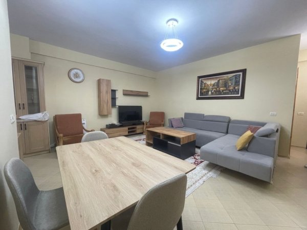 Tirane, jepet me qera apartament 2+1 Kati 2, 109 m² 700 € (Kopshti botanik)
