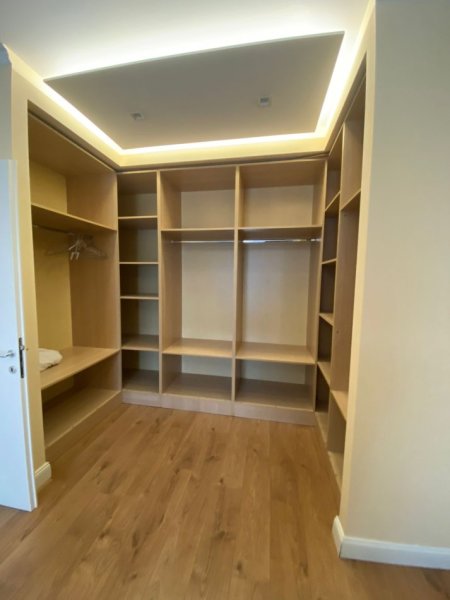 Tirane, jepet me qera apartament duplex 2+1+Ballkon Kati 5, 110 m² 620 € (Porcelan)