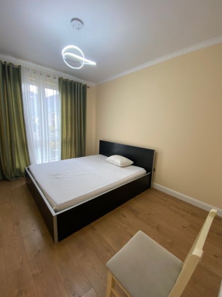 Tirane, jepet me qera apartament duplex 2+1+Ballkon Kati 5, 110 m² 620 € (Porcelan)