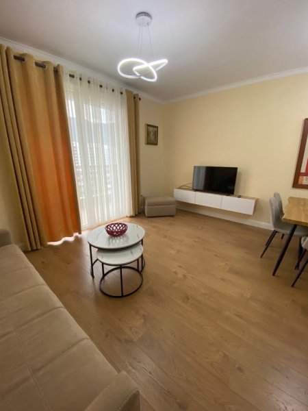 Tirane, jepet me qera apartament duplex 2+1+Ballkon Kati 5, 110 m² 620 € (Porcelan)