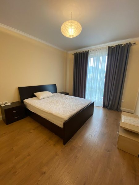 Tirane, jepet me qera apartament duplex 2+1+Ballkon Kati 5, 110 m² 620 € (Porcelan)