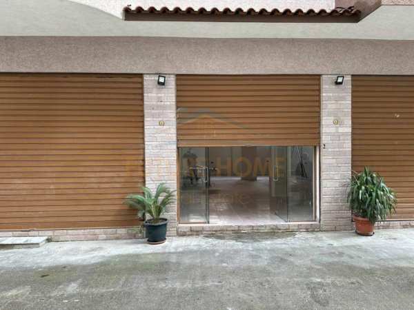 Tirane, jepet me qera ambjent biznesi Kati 0, 180 m² 1.500 € (Komuna e Parisit)