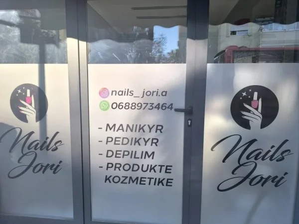 Tirane, jepet me qera dyqan Kati 0, 30 m² 400 € (Gjergj Legisi)