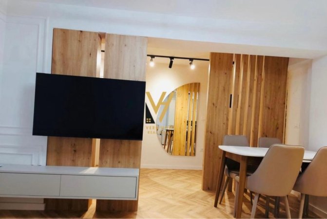 Tirane, jepet me qera apartament 2+1+Ballkon Kati 0, 107 m² 700 € (TREGU ELEKTRIK)