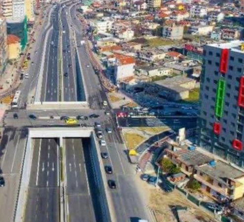 Tirane, jepet me qera 1+1 Kati 4, 70 m² 450 € (Astir)