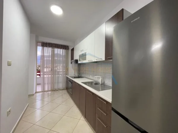 Tirane, jepet me qera apartament 2+1+Ballkon Kati 6, 115 m² 600 € (Kongresi i Manastirit)