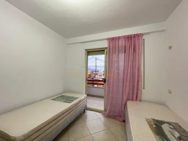 Tirane, jepet me qera apartament 2+1+Ballkon Kati 6, 115 m² 600 € (Kongresi i Manastirit)