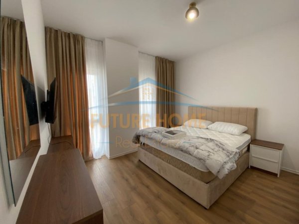 Tirane, jepet me qera apartament 2+1+Ballkon Kati 8, 77 m² 1.200 € (Zogu i Zi)