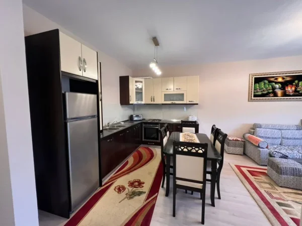 Tirane, shitet apartament 3+1 Kati 1, 100 m² 160.000 € (Xhamia e Selites)