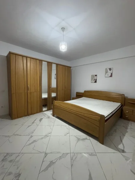 Tirane, jepet me qera apartament 1+1 Kati 1, 70 m² 430 € 