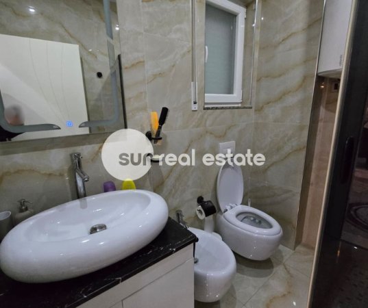 Shkoder, jepet me qera apartament 2+1+Ballkon Kati 1, 102 m² 750 € (SHKODER)