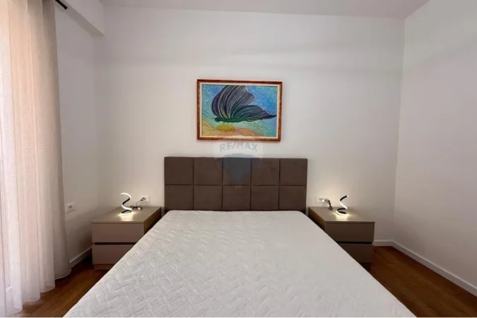 Tirane, jepet me qera apartament 1+1 , 78 m² 580 € (Rruga Jordan Misja)