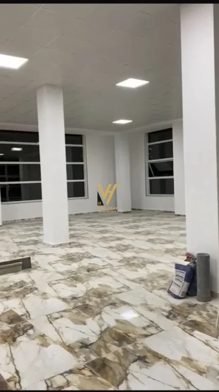 Tirane, jepet me qera ambjent biznesi Kati 0, 670 m² 5.000 € (FRESK)