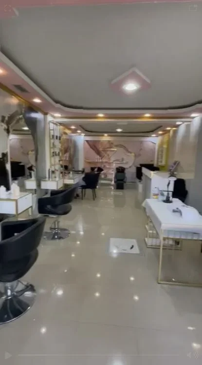 Shitet Dyqan tek Muhamet Gjollesha ne 21 Dhjetor,  Kati 0, 34 m² 317.000 €URO