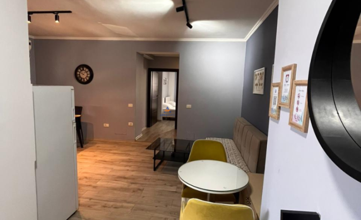 Tirane, jepet me qera apartament 2+1 Kati 3, 120 m² 571 € (LAPRAKE)