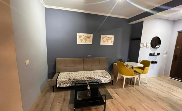 Tirane, jepet me qera apartament 2+1 Kati 3, 120 m² 571 € (LAPRAKE)