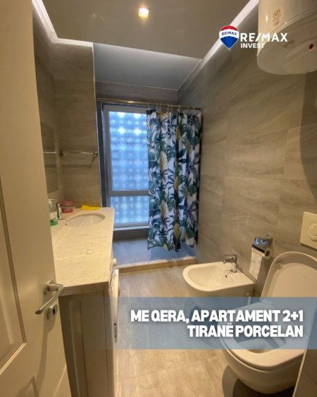 Tirane, jepet me qera apartament 2+1 Kati 5, 110 m² 600 € (Kompleksi “Xhura”, Porcelan)