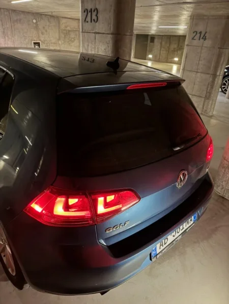 Tirane, shes makine Golf 7 Benzin, blu automatik Kondicioner 169 km 9.500 €