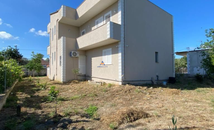 Durres, shitet Vile 2+1+Ballkon Kati 2, 270 m² 180.000 € (SUKTH)