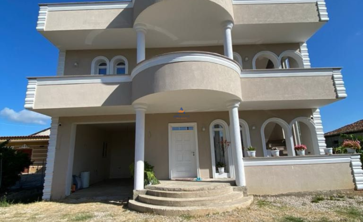 Durres, shitet Vile 2+1+Ballkon Kati 2, 270 m² 180.000 € (SUKTH)