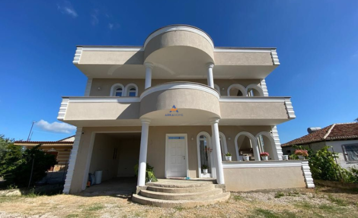 Durres, shitet Vile 2+1+Ballkon Kati 2, 270 m² 180.000 € (SUKTH)