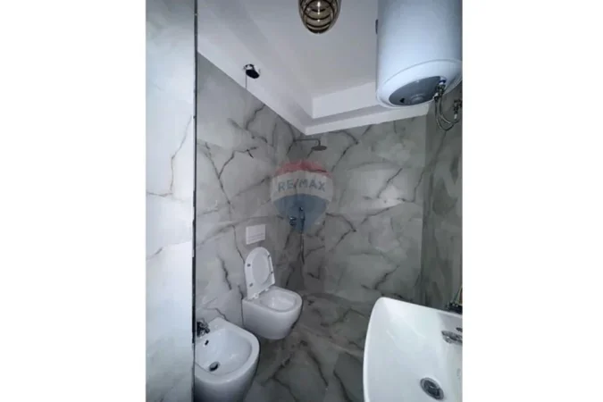 Tirane, jepet me qera apartament 1+1 Kati 2, 65 m² 650 € (Kodra e Diellit)