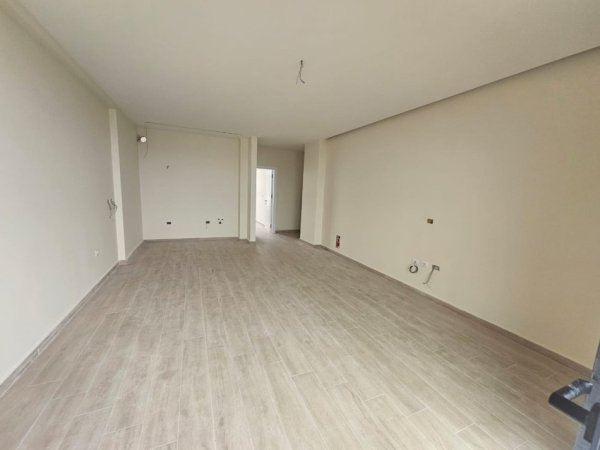Tirane, shitet apartament 3+1 Kati 8, 135 m² 262.000 € 