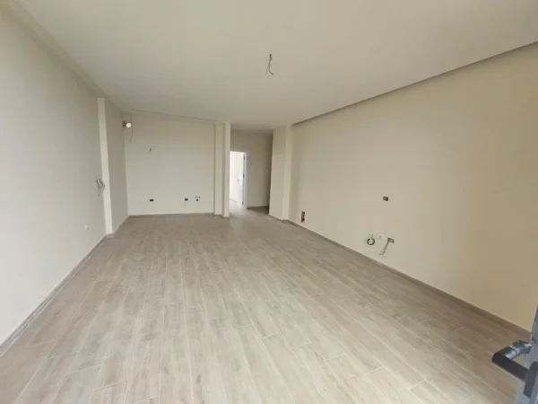 Tirane, shitet apartament 3+1 Kati 8, 135 m² 262.000 € 