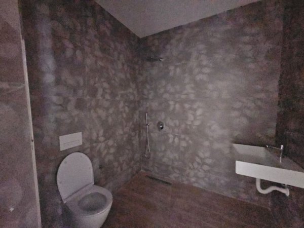 Tirane, shitet apartament 3+1 Kati 8, 135 m² 262.000 € 