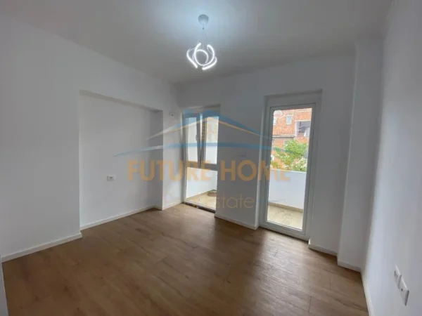 Tirane, shitet apartament 2+1 Kati 4, 63 m² 169.000 € (21 Dhjetori, prane Poliklinikes nr 9.)