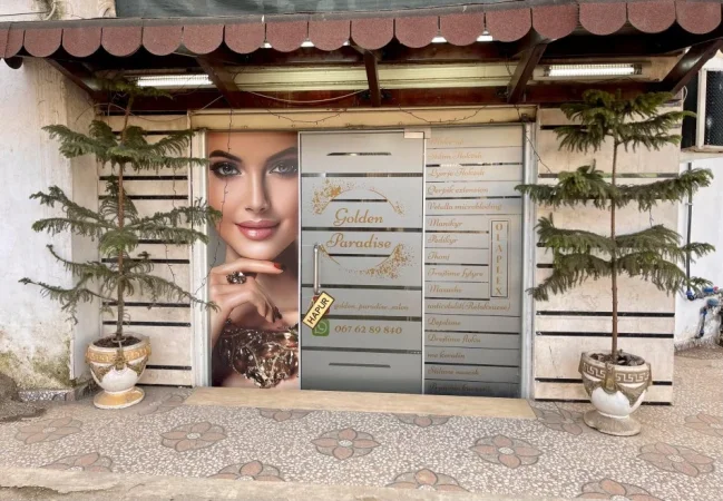 Shitet Dyqan tek Ish Parku ne Rrugen e Kavajes,  60 m² 177.000 €uro