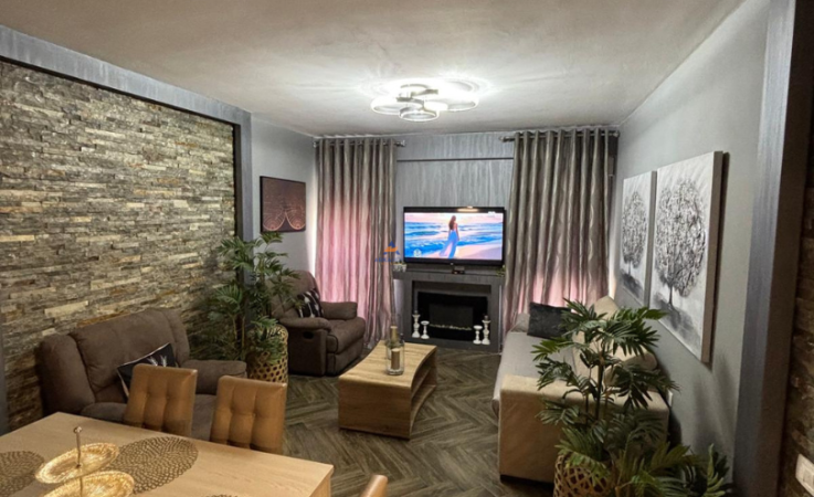 Tirane, jepet me qera apartament 2+1+Ballkon Kati 4, 80 m² 700 € (21 dhjetori)