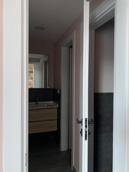 Tirane, jepet me qera Kati 1, 100 m² 1.200 € 