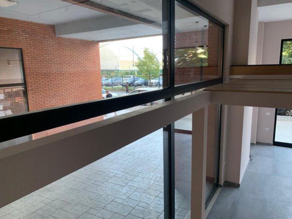 Tirane, jepet me qera Kati 1, 100 m² 1.200 € 