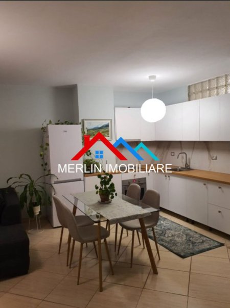 Tirane, jepet me qera apartament 1+1+Ballkon Kati 6, 91 m² 600 € (RRUGA ALI VISHA,ALI DEM)