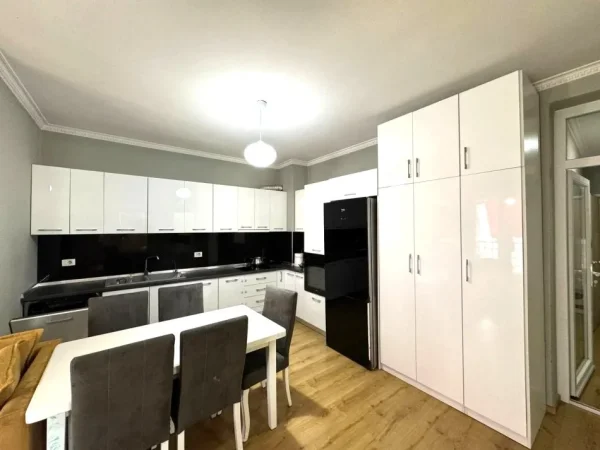 Tirane, shes apartament 2+1 Kati 4, 120 m² 280.000 € (Komuna e Parisit)