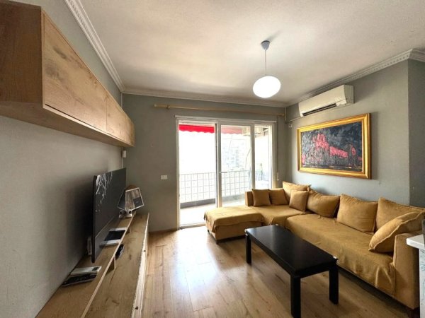 Tirane, shes apartament 2+1 Kati 4, 120 m² 280.000 € (Komuna e Parisit)