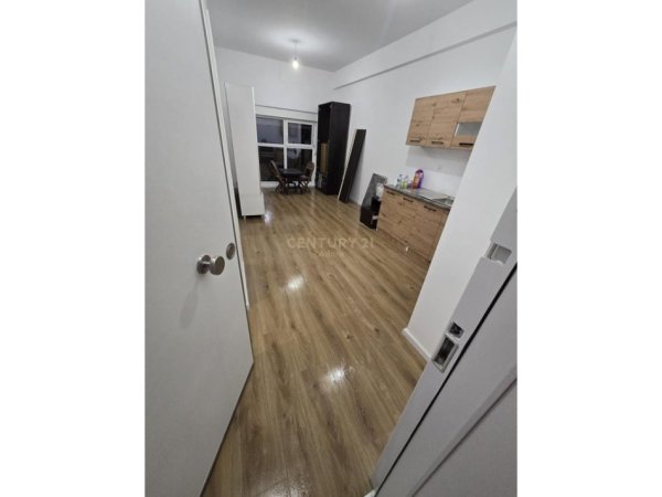 Tirane, jepet me qera apartament 1+1 Kati 4, 47 m² 450 € (Kompleksi Kadiu)